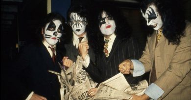 Kiss - Room Service