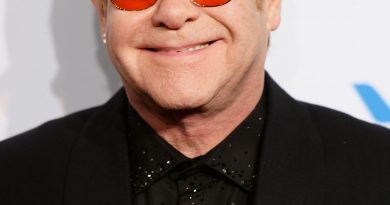 Elton John - Amoreena