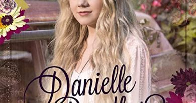 Danielle Bradbery - Yellin’ From The Rooftop