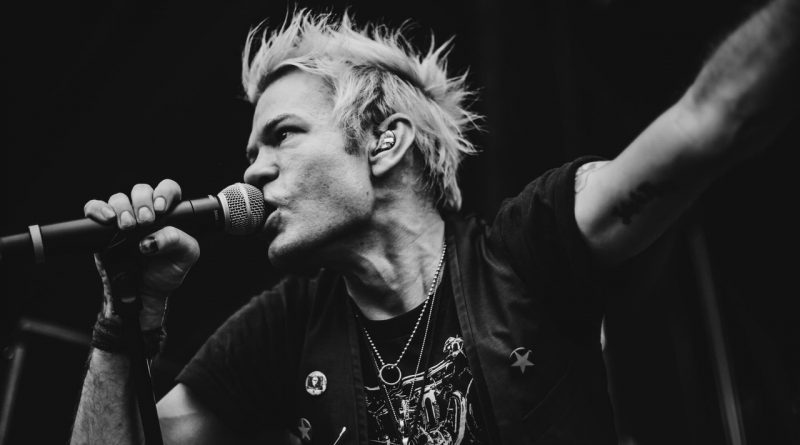 Sum41 - Baby You Don't Wanna Know