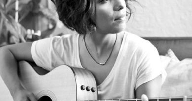 Vicci Martinez - Fire in Her Eyes