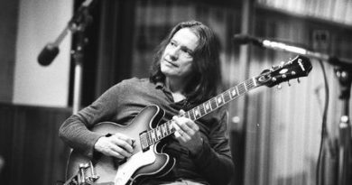 Robben Ford - The Way You Treated Me (You're Gonna Be Sorry)