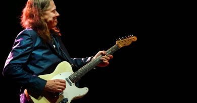 Robben Ford - Something For The Pain