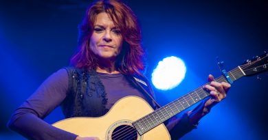 Rosanne Cash – A Feather's Not A Bird