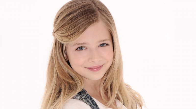 Jackie Evancho — Away In A Manger