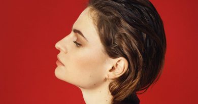 Christine and the Queens - Narcissus Is Back