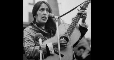 Joan Baez - Forever Young
