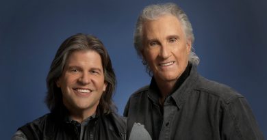 The Righteous Brothers - At My Front Door