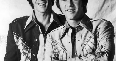 The Righteous Brothers - In The Midnight Hour