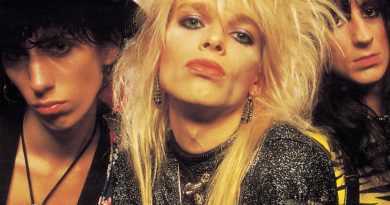 Hanoi Rocks — Two Steps From The Move