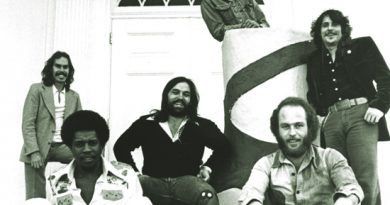 Little Feat - It Takes a Lot to Laugh, It Takes a Train to Cry