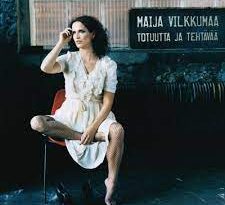 Maija Vilkkumaa - Satumaa-tango