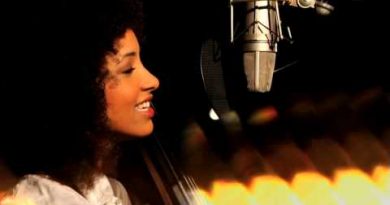 Esperanza Spalding - Little Fly