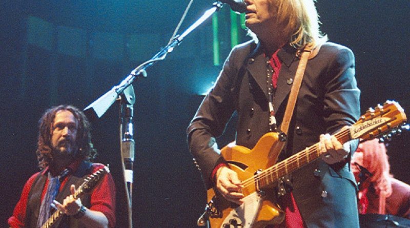 Tom Petty And The Heartbreakers - Listen To Her Heart