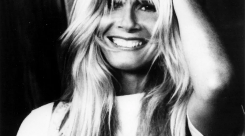 Kim Carnes - What Good Is Love (Later On The Equator)