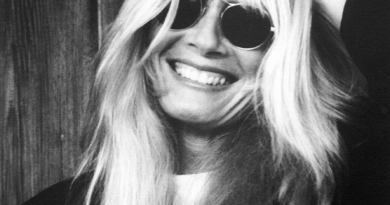Kim Carnes - The Best Of You (Has Got The Best Of Me)