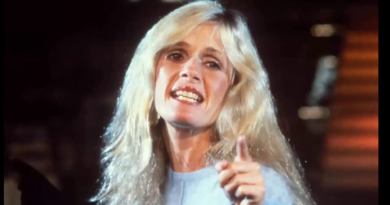 Kim Carnes - Touch And Go
