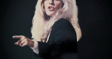 Kim Carnes - You Say You Love Me (But I Know You Don't)
