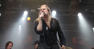 Jorn - Stand Up And Shout