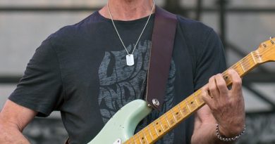 Kim Mitchell - Caroline